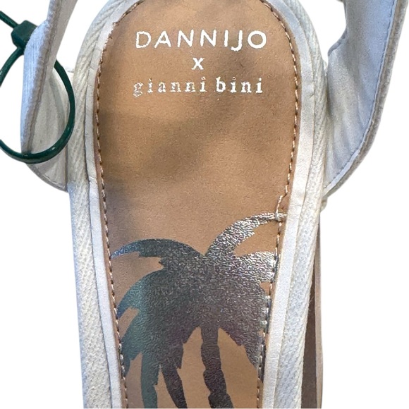 Gianni Bini DAISY White Denim Studded Platform Sandals - Picture 5 of 12